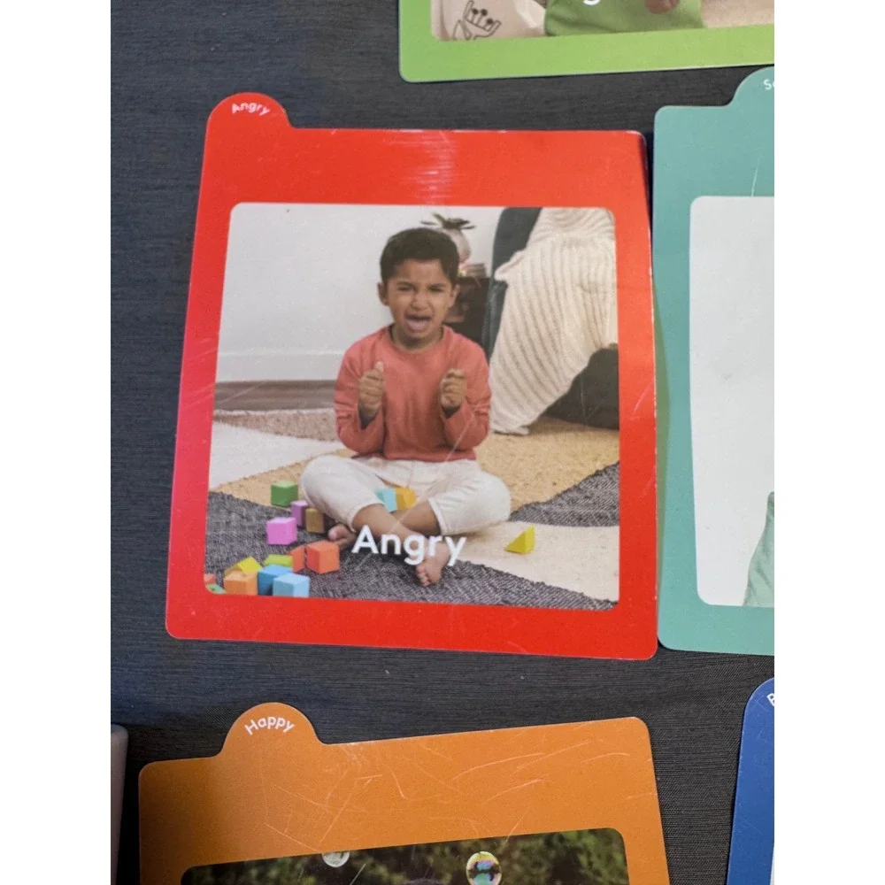 Lovevery My Mood Mirror Toddler Emotional Learning Toy with 5 Emotion Cards
